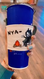 crazycute : 手手又來了😳一起喝飲料吧😈
插了就吸~我說的是吸管😳