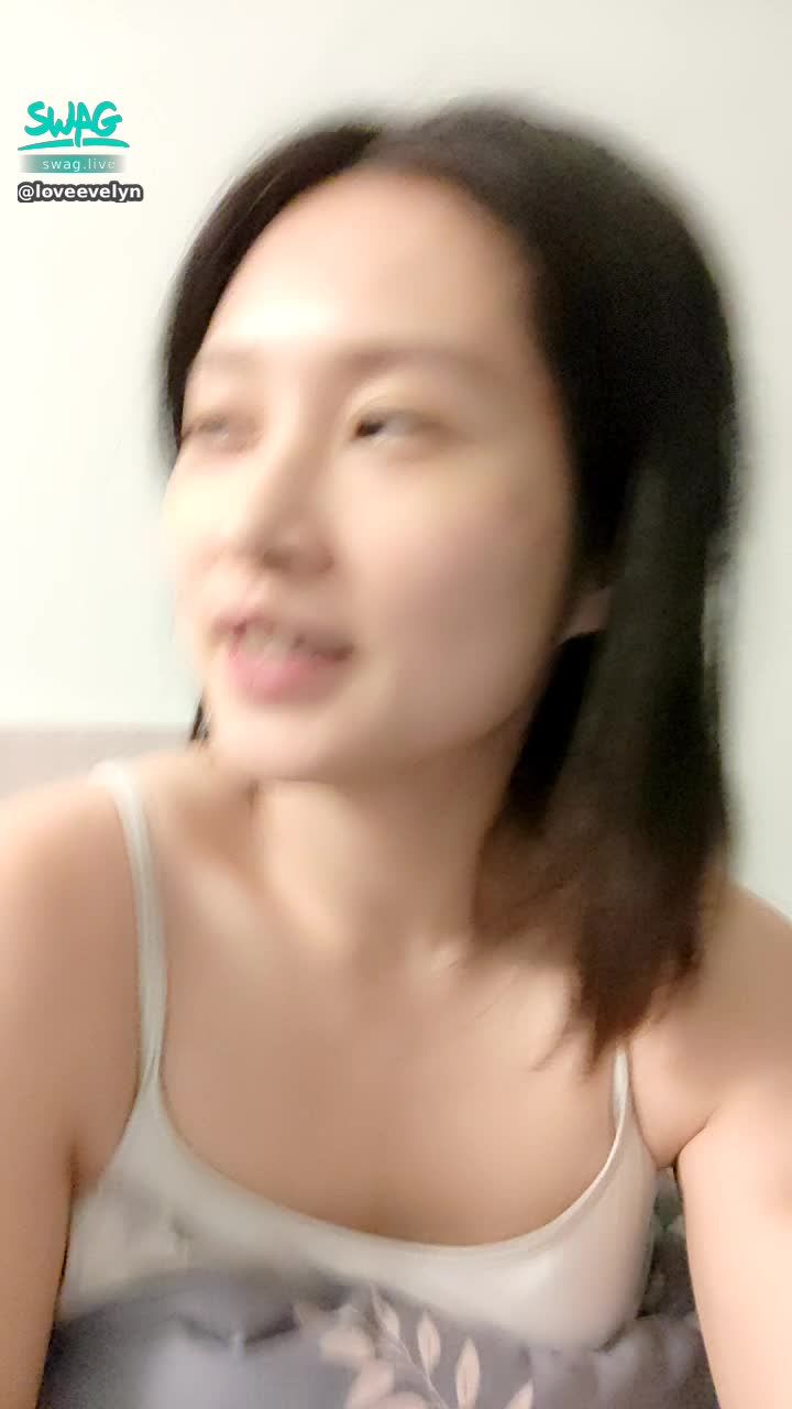loveevelyn : 等等要來上播了
艾娃會來跟我聯播
大家要努力一點喲
有你的支持
會更有動力洗澡喲