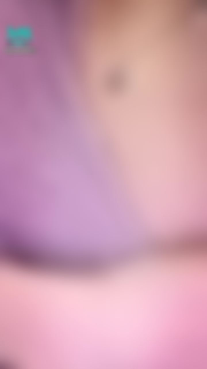 sweetievv : 衣服拉下來了 奶奶變大的好明顯💋