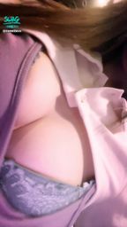 sweetievv : 這裡關起來 摸摸巨乳😈