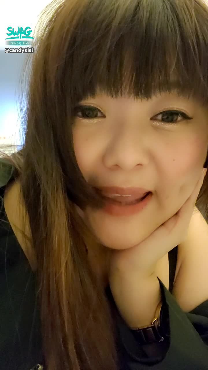 c*******i : 和哥哥們撒嬌
