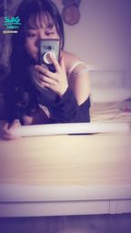 janicee : 霓虹燈的床上🌹
oops,不小心曝光了😈
向你爬去,短裙下的美腿💛
beautiful legs⭐