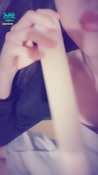 janicee : 男友視角👀
倚在霓虹燈管旁💋
性感的鎖骨與乳溝🌹