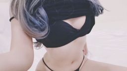 ponybabyy : 妞妞好想被哥哥抱起 坐在哥哥大腿上 搂着哥哥 小手滑动在哥哥的肌肤。。