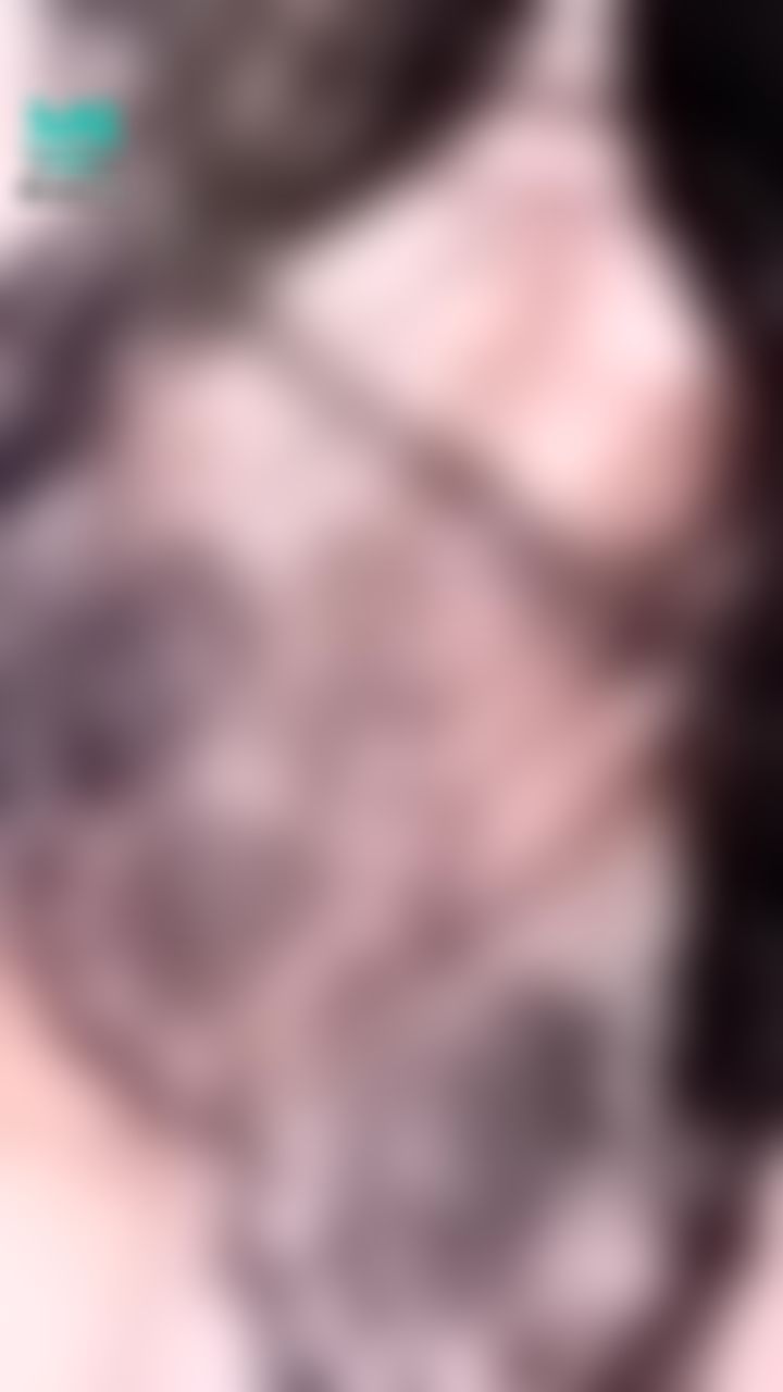 bershuka : 🧨茉茉1月份新長片上映囉‼️噴水超有感‼️🐳💦

哥哥們 週末夜晚，想在家舒服的尻尻嗎？💙
解鎖茉茉長片🔓按讚👍+截圖，濕訊茉茉該長片通關密語：就🉐️隱藏版淫片呦！💦