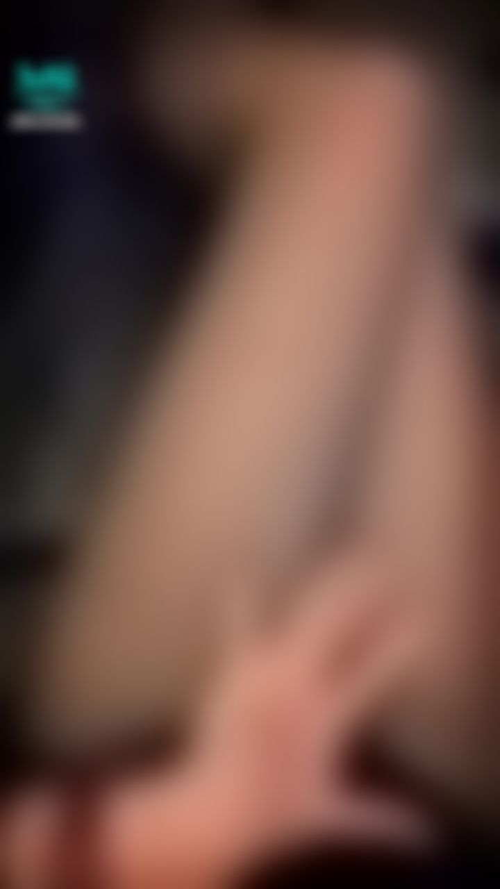 bershuka : 🧨茉茉1月份新長片上映囉‼️噴水超有感‼️🐳💦

哥哥們 週末夜晚，想在家舒服的尻尻嗎？💙
解鎖茉茉長片🔓按讚👍+截圖，濕訊茉茉該長片通關密語：就🉐️隱藏版淫片呦！💦