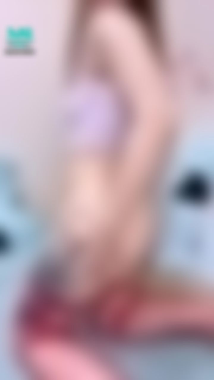 misskriss : Red stockings and such a big ass🤭🔥