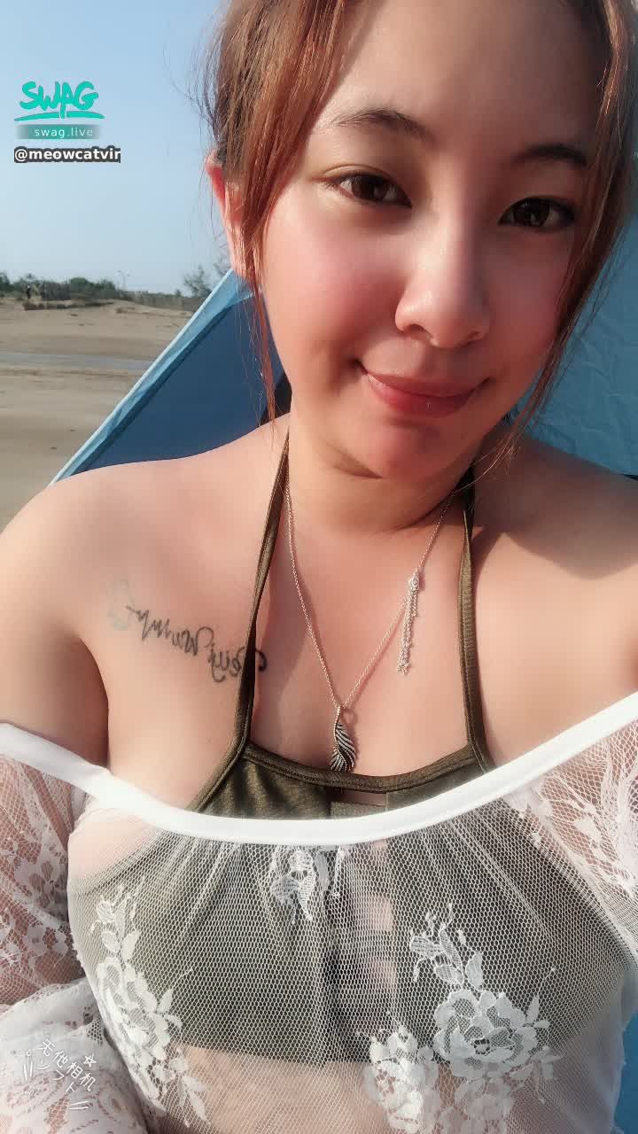  : I really miss summer ಥ_ಥ I really want to wear bikinis again