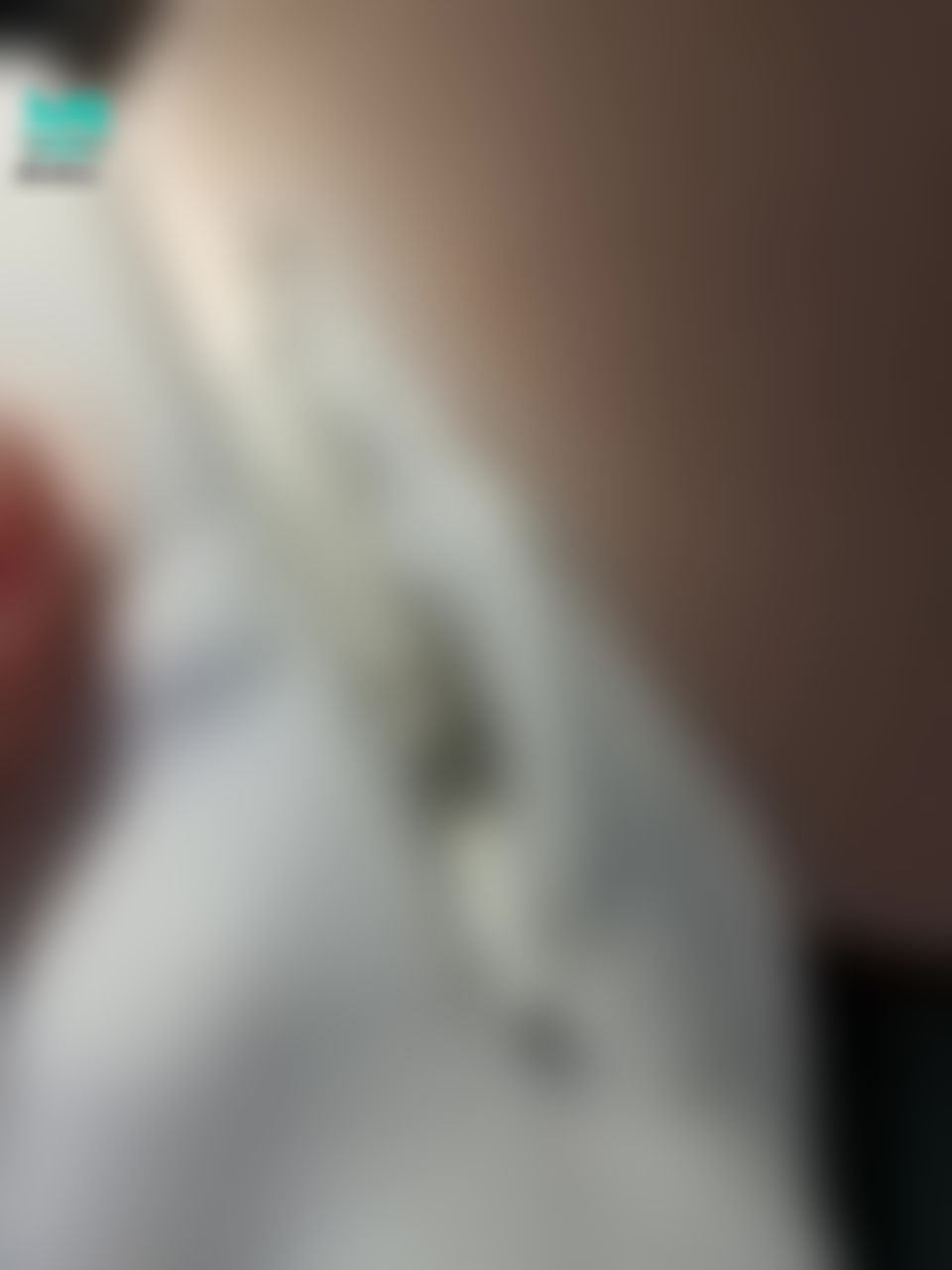 janicee : 網拍退貨期限只給三天寄回，也太短了吧，洋裝是因為拉鍊有瑕疵我才退貨的耶🥺