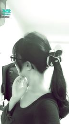 janicee : 馬尾露出的肩頸線條💚
ponytail💓