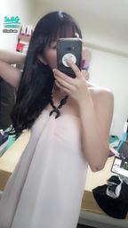 janicee : 解開胸口的綁帶,又是另一種性感💋
低頭的深溝🎀
上岸的美人魚💧
漸層系女神感長洋裝♥️
mermaid dress💙💙💙