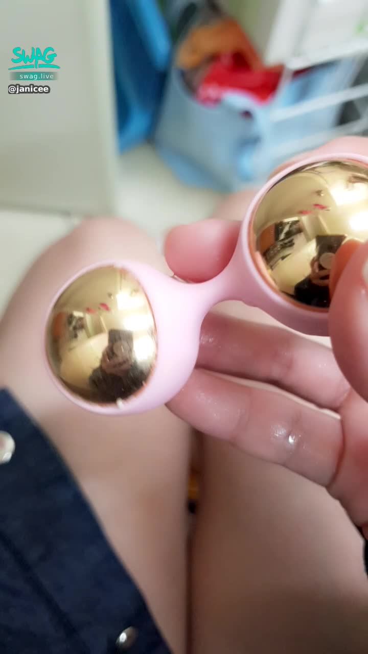 : Smart balls have crumbs caused by lubricating fluid mixed with secretions 👀
see 😈