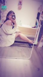 janicee : 地板上的坐姿😍
小洋裝配高跟鞋💋
短裙下的美腿💙
wanna have a date with me👠?
