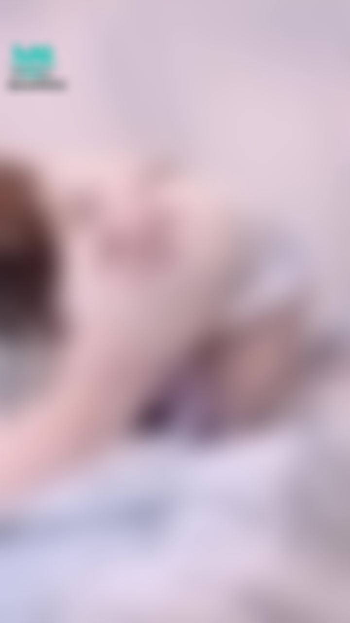  : 嫌棄絲襪礙事的話就撕掉吧🧡（我買了一箱要給病患先生撕呢）
