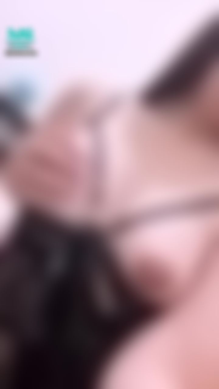 linlinbabe : 初二🧨穿新衣 特別淫蕩🤭想跟我來一下晨炮嗎？