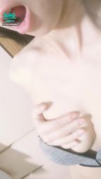 chichibabe : 嘴巴開開想來點你的精液😈
奶奶Q彈 奶頭若隱若現想吃嗎