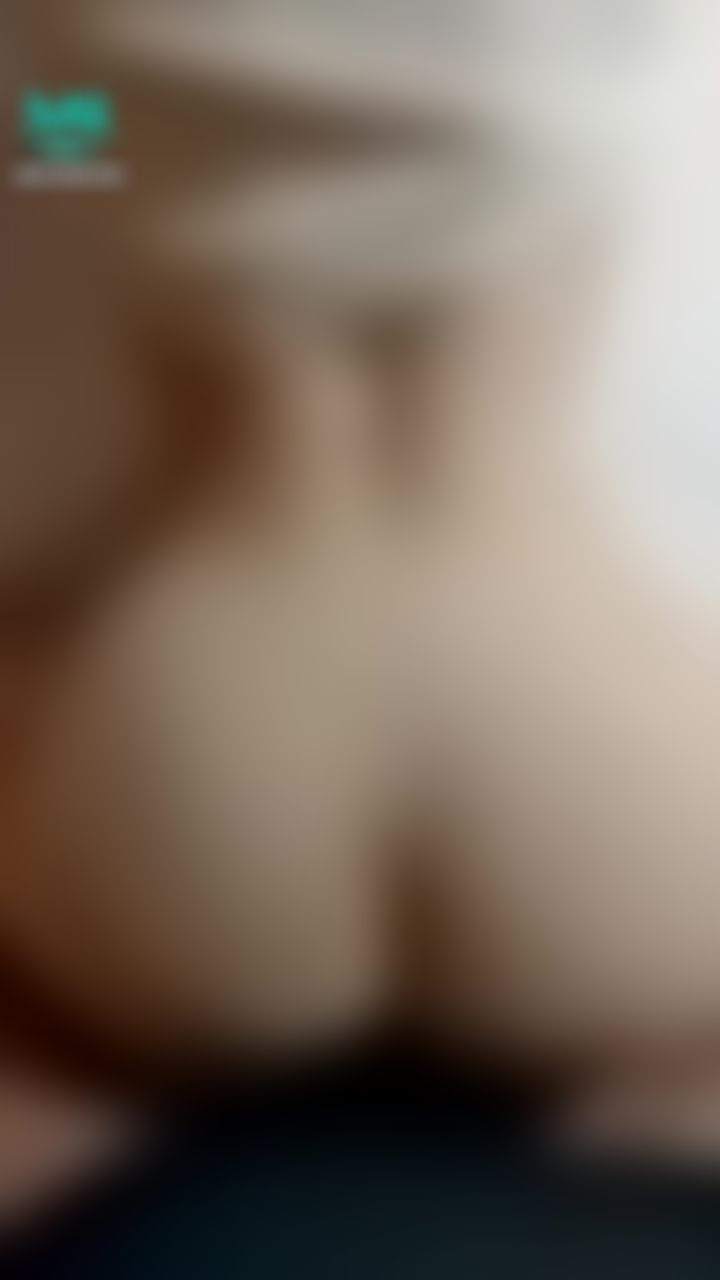 cocolunna : 表哥说我的身材很好🔥🔥🔥 这个角度干我可以看到我的大屁股 好色情的角度💦💦💦💦💦 还说我没有男朋友好可惜 只好让表哥来好好疼我了🙈🙈