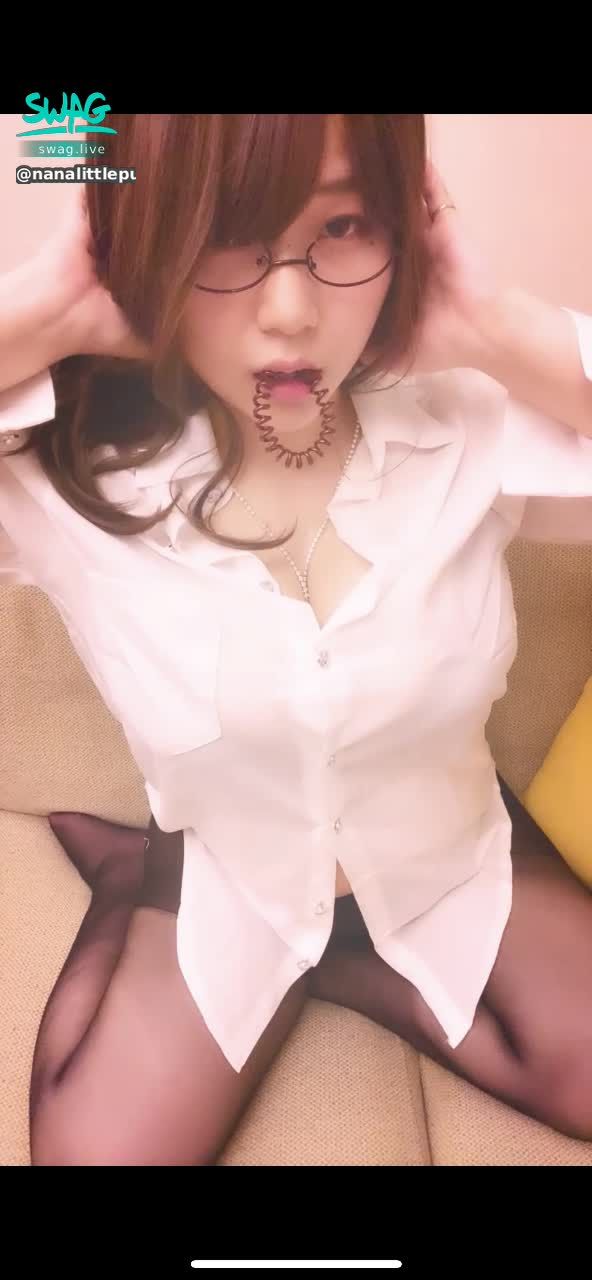  : #SWAG騎人節

Can you stand the erotic temptation of your dream girlfriend?