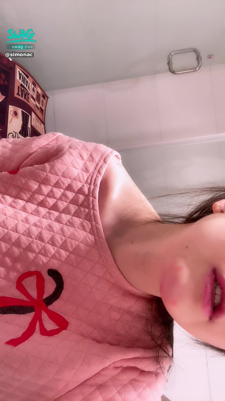 simonac : WAG騎人節

做愛做的事，交配交的人。想當你的夢幻女友