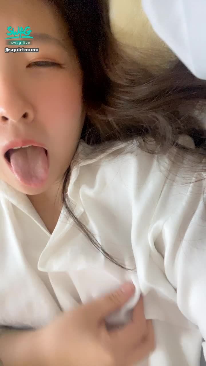 hua_063 : 露臉❤️ 淫蕩小母貓❤️兩個洞都被塞滿滿了💦💦好爽