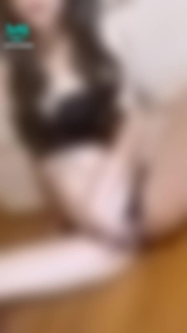 chichibabe : 昨天直播讓我鮑魚很腫 腳很酸
這是正常的嗎😭😭😭😭😭
想被按摩放鬆一下啦😩






https://5w.ag/hG1RD555rhuXvDuE6
嘴巴小穴都有吃到棒棒🤤🤤🤤
噓，77很喜歡吃精液💦