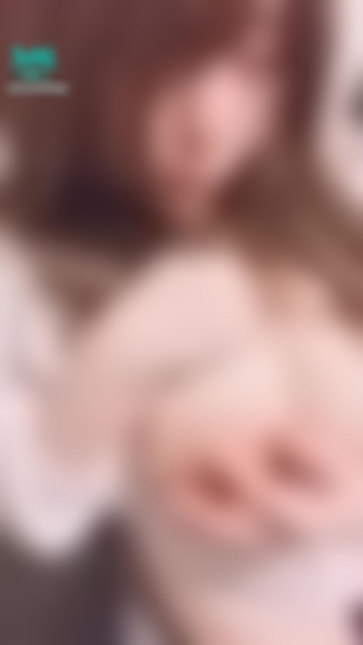 nanalittlepupy : 絲襪誘惑❤️柔軟可口的巨乳 被如此玩弄…