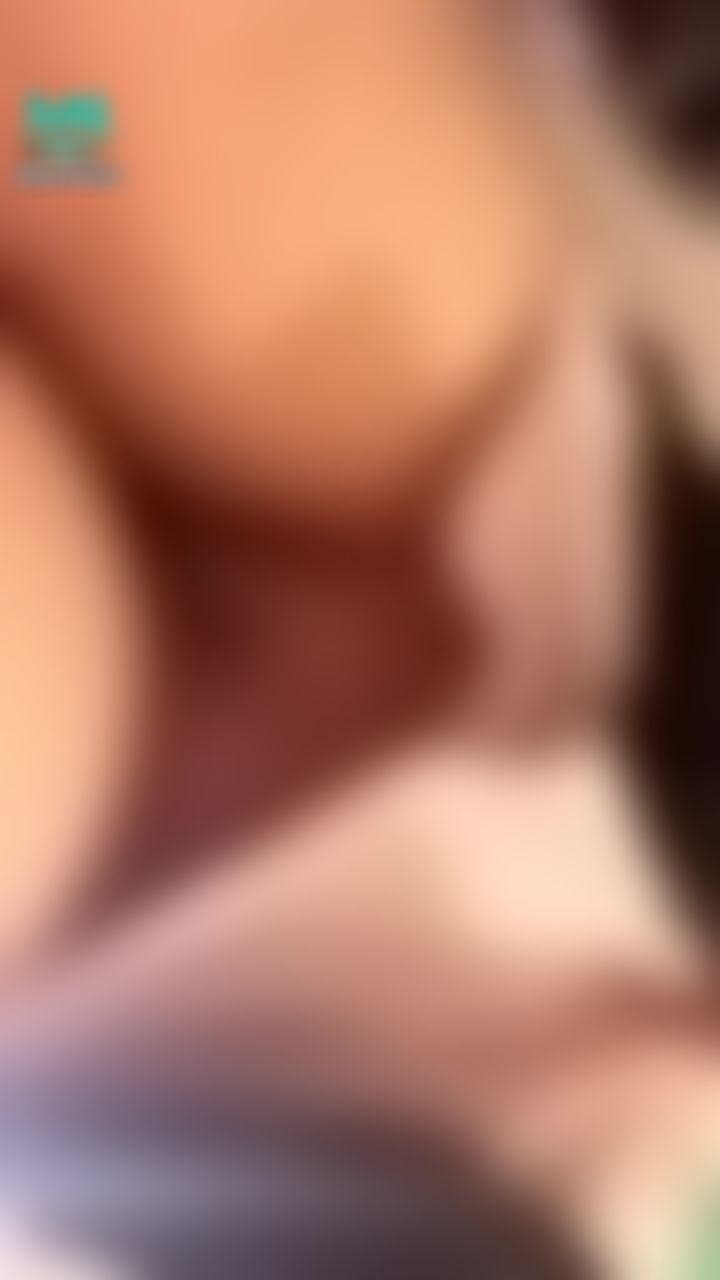 kathyicup : 沒穿內衣內褲的準備出門買東西⋯從下往上看的話就會看得很清楚唷⋯比全裸還要色⋯😈💦👅🍆🔞