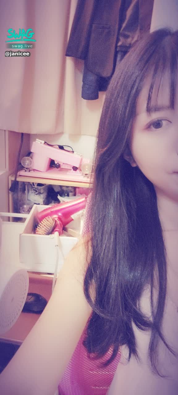 janicee : #SWAG騎人節

你為什麼要害我？害我這麼喜歡你～想當你的夢幻女友