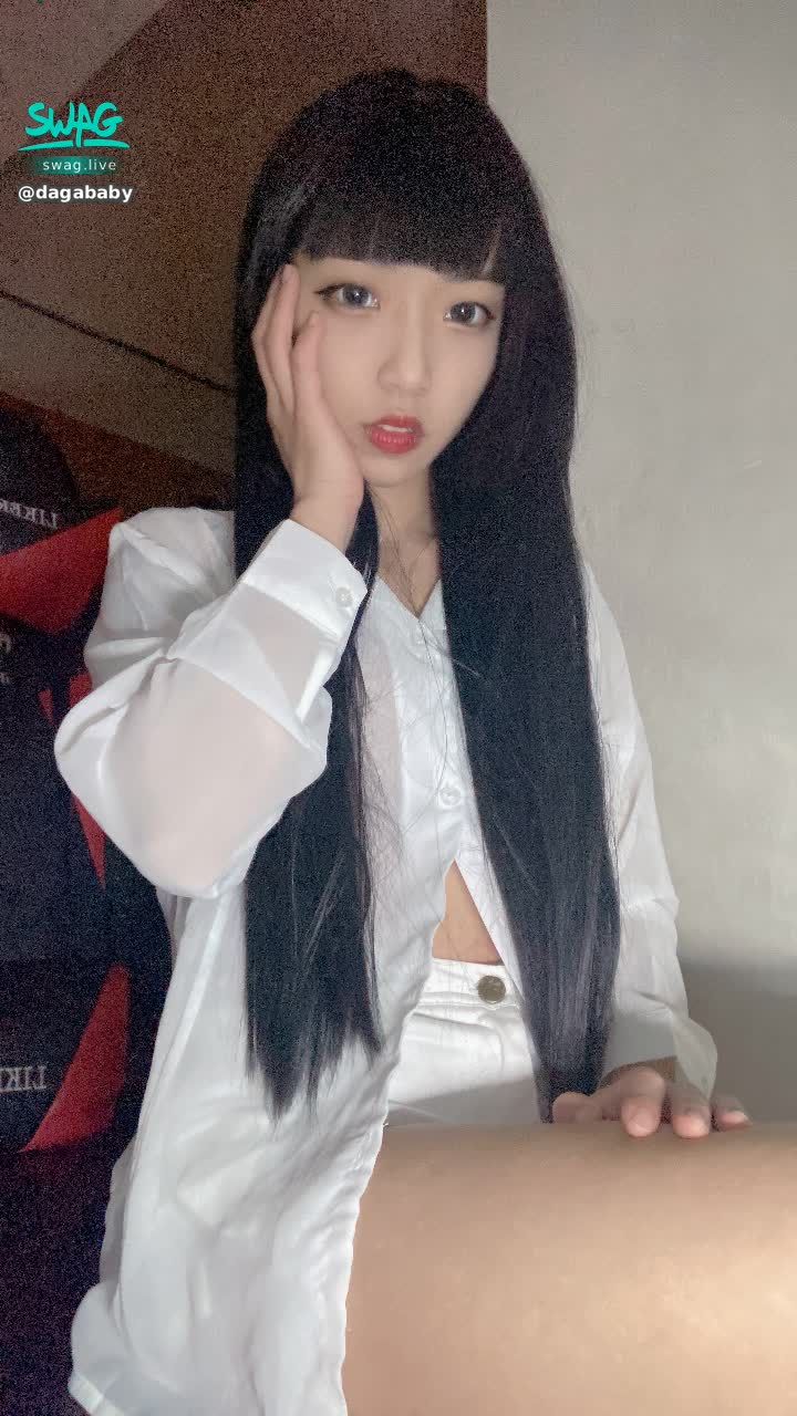 dagababy : 第一次不開私密的大家歡樂互動感覺不錯呢🙈

月月來體諒我不能壞壞了🥺

希望哥們還是可以多上來關心我😭不要就這樣不理我了🥲我會很難過的….

（昨天看到我跳baby shark 是不要覺得蠢呆到不行🥺不過人家很盡力了..難得的景象😤我下次歡樂播時會再加油的😣..）

「知道明天什麼日子嗎👀」我很期待各位的祝福呢

👀👀👀👀👀（畢竟我是個口是心非的女人🙈🙈


啾啾❤️