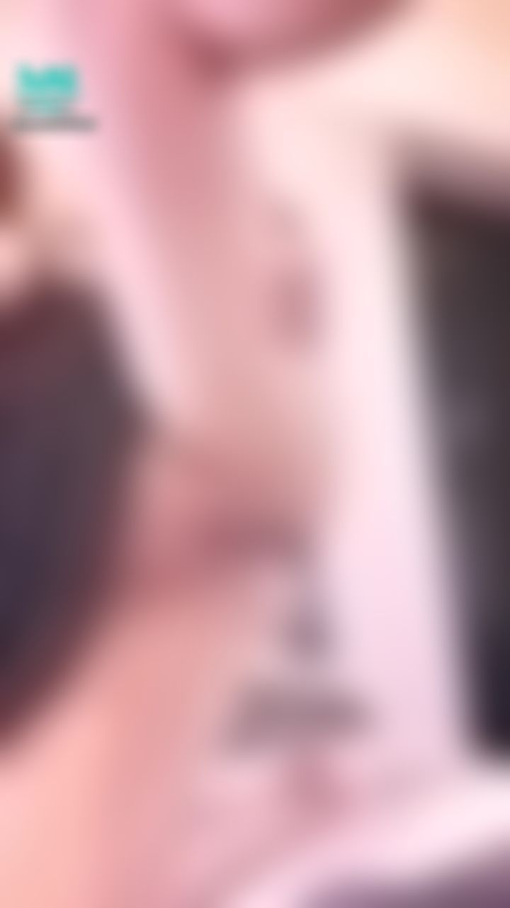 nanalittlepupy : 這樣給哥哥看穴穴….哥哥喜歡嗎？