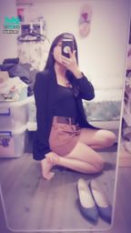 janicee : 地板上的赤腳跪姿💛
性感西外OL💙
in office working style😍