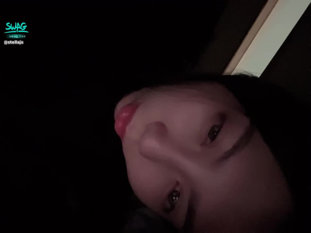 stellajs : 不舒服的葡萄🍇 可以來我旁邊照顧我嗎
