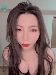 stellajs : 葡萄撞奶之葡萄特寫😈😈😈私訊可以解鎖更多私藏片喔🔓🔓