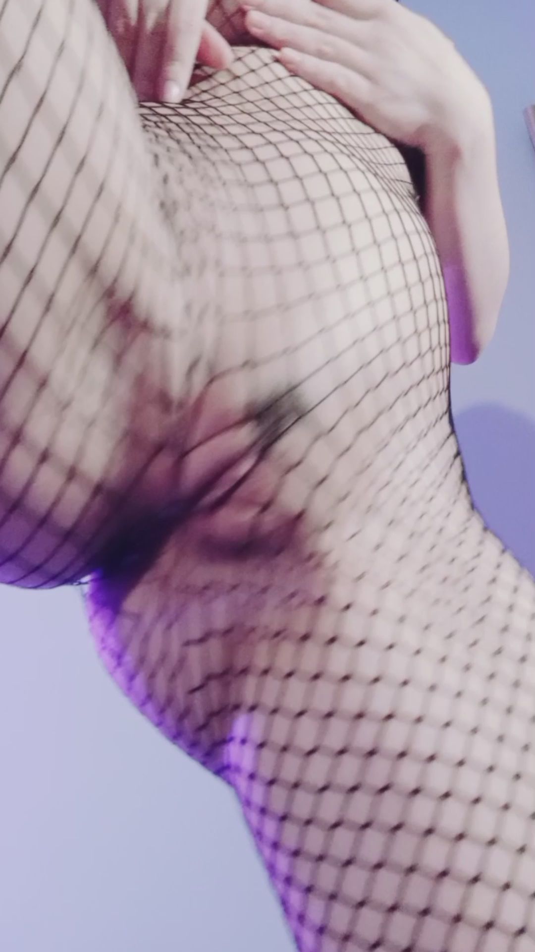 minichan : I wear tight socks to reveal my sexy curves, I want to make love with you tonight