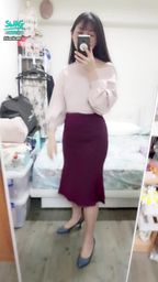 janicee : 脫下高跟鞋👠
拉下一邊領口,露出香肩💋
氣質系魚尾裙,襯出臀部曲線💛
mermaid💙