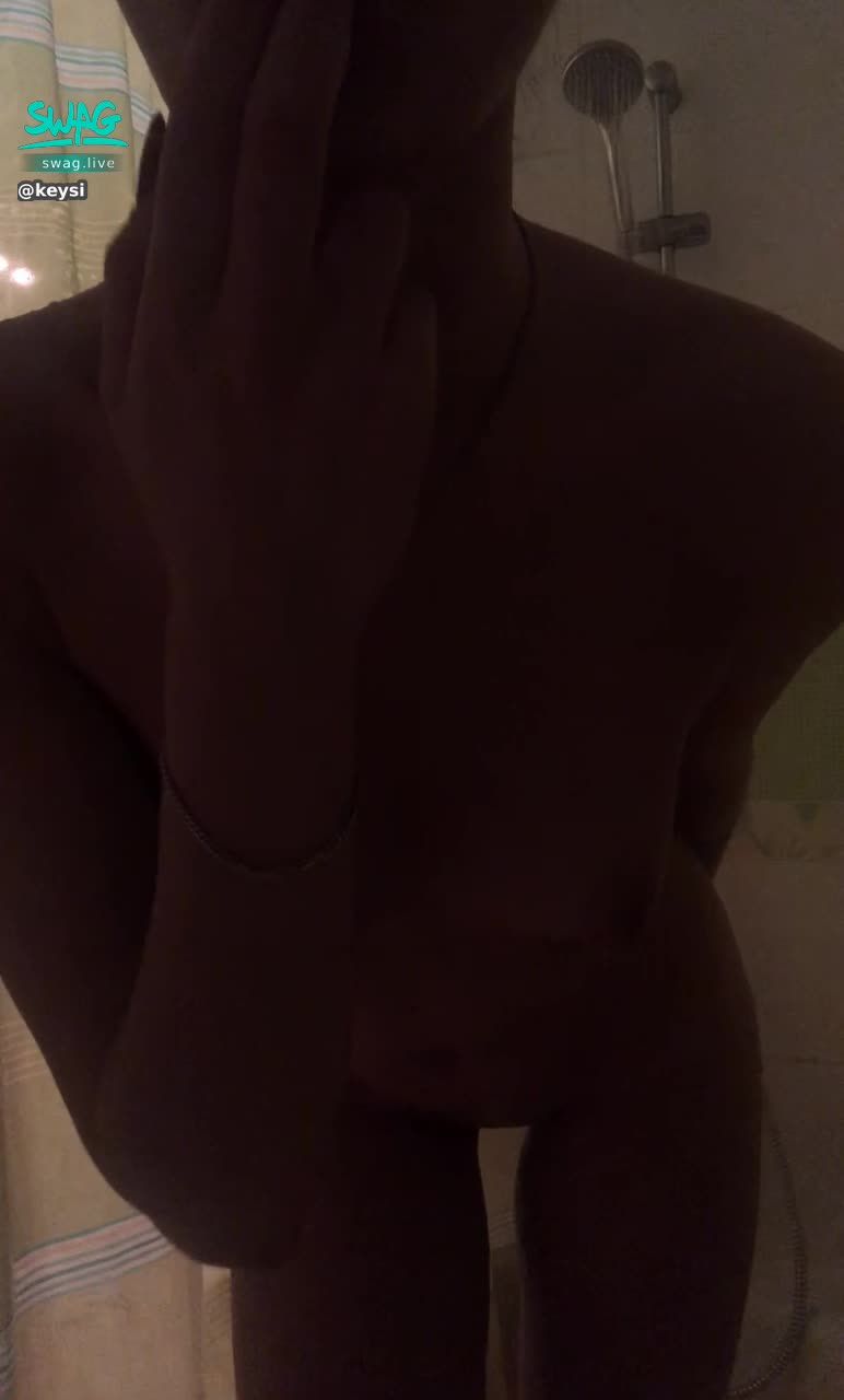  : I suck my fingers and dream about your cock!  I'm naked in my soul!  I want you to fuck me!