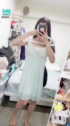 janicee : 芭比娃娃的遊戲♥️
拿著衣架比劃💗
試衣間?🤣
拿開睡衣是南半球💓
showroom🌹