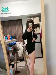 lovelymoon : 丁字褲搭深V領出門日常