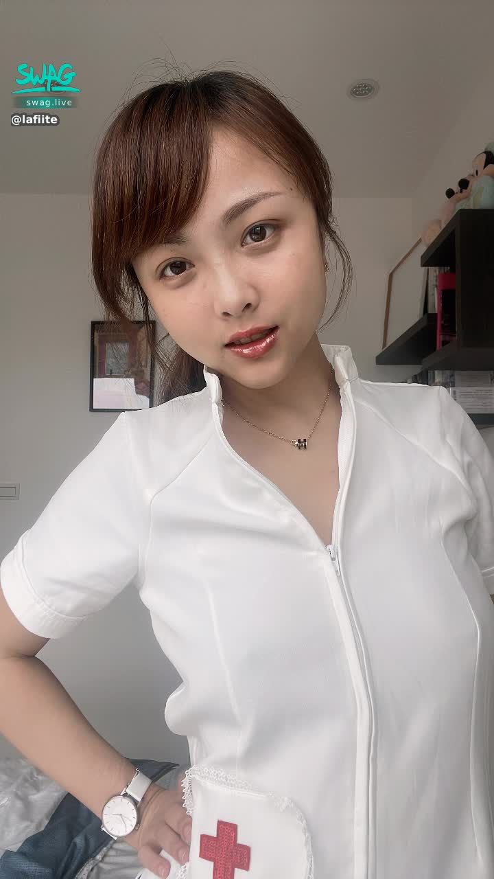 lafiite : 笑的也來一張
在次臥拍限動，貓貓不能搗亂🤫