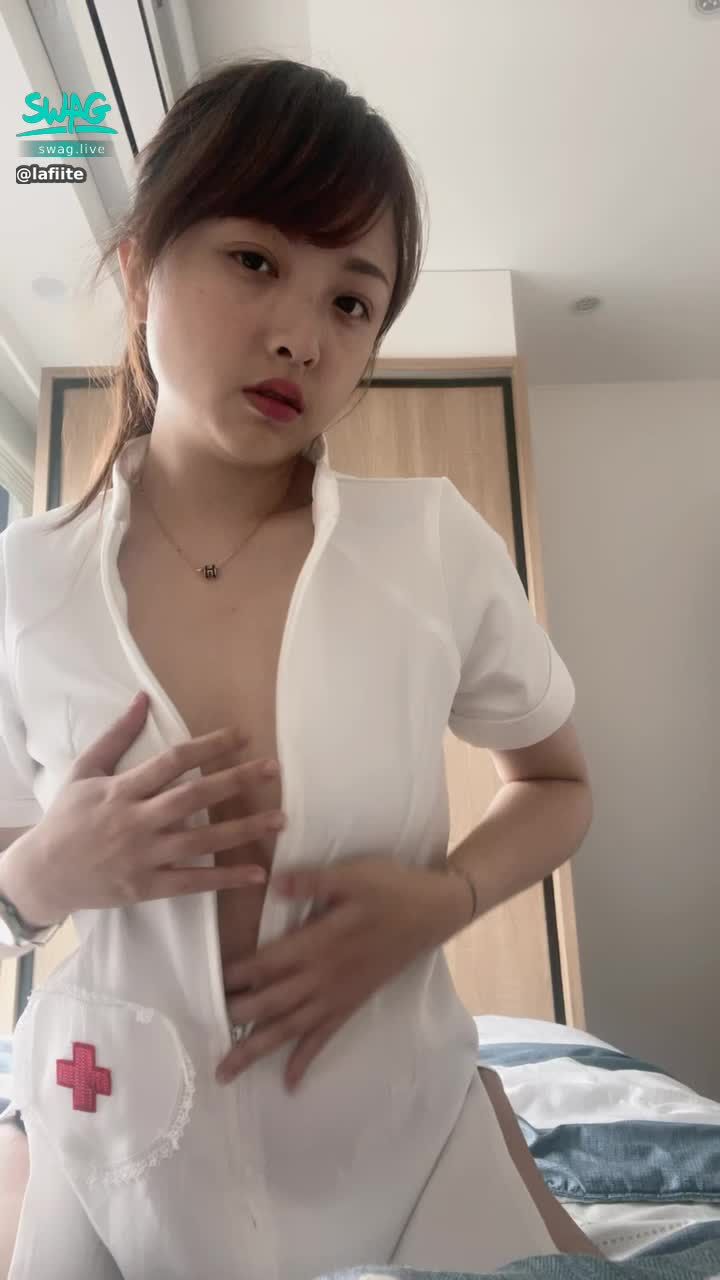 lafiite : 限動時間都不長 所以可以的話還是來看我直播吧❤️
精彩的內容不一定天天有
所以堅持追下去吧🤫
妃妃不露點的❤️這是我的風格
你們這些壞蛋幹嘛一直要看我點點啦
我是綠播綠播綠播啊
我不否認我是最色的綠播就是了🤫