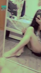 janicee : 近拍雙腿,露出腳底👀
好摸的腿🌹
細肩帶與蕾絲💋
馬卡龍甜點系睡衣💛
macaron💓