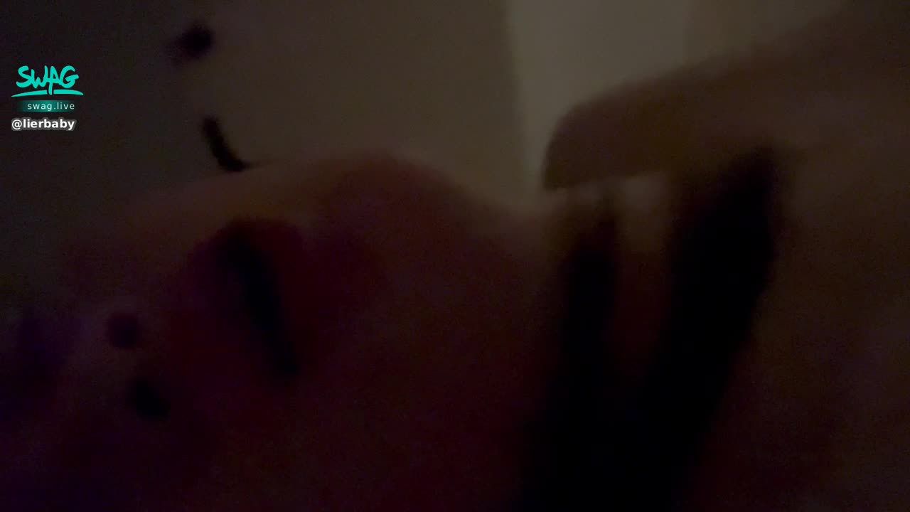 lierbaby : 大奶晃到不行😈😈😈真實的淫叫聲….