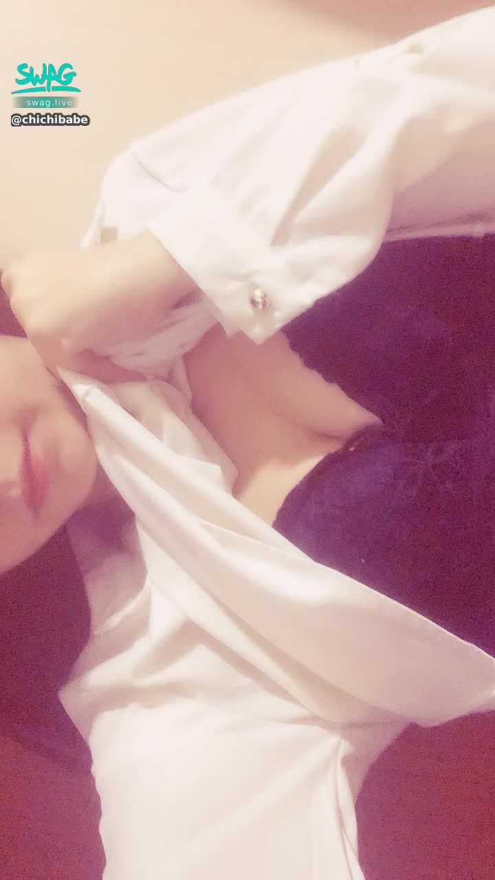 chichibabe : 喜歡挑逗弟弟的77
 這次竟然這麼刺激塞著玩具就把肉棒帶回家了🈲🈲🈲

敏感豆子 色色站起來
女生搖很起勁 叫很色


Swag 最騷果然還是77💯
https://5w.ag/XHUyUYU6L1hudE1r9
寶貝喜歡按讚支持👍🏻截圖再送影片唷❤️