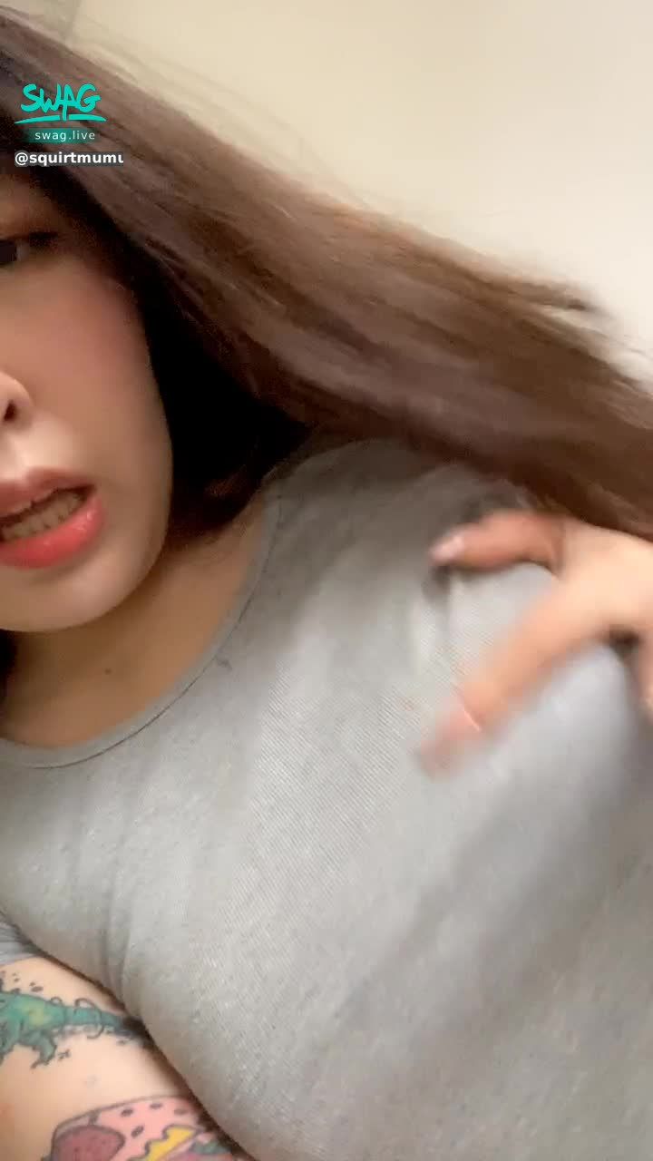 hua_063 : 露臉❤️色色的乳汁跑出來了🔞🔞🔞臉乳同框🧡就想讓寶貝受不了‼️