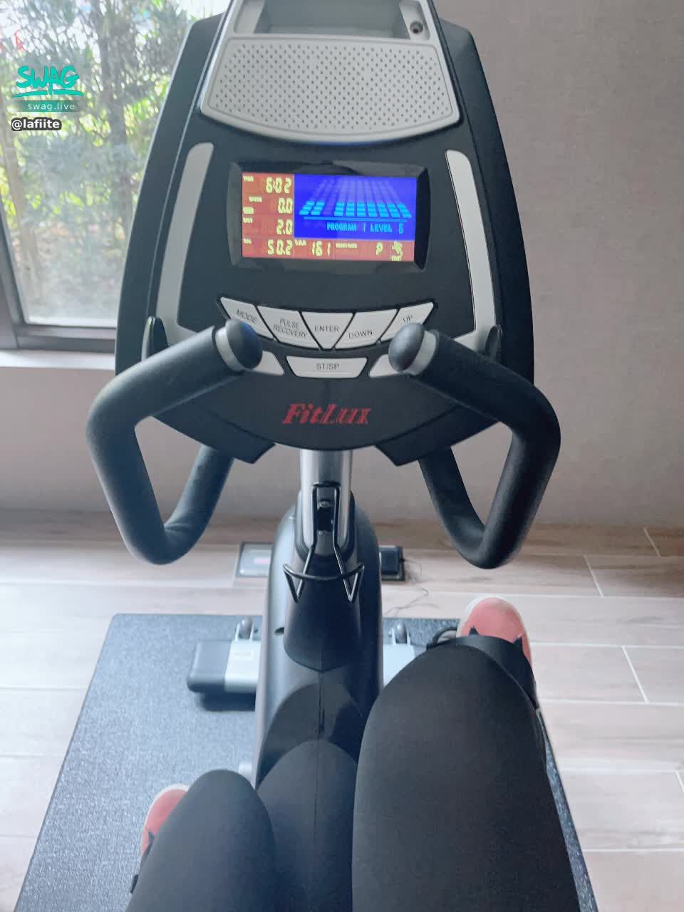 lafiite : 運動時間，我要變健康❤️

看能不能騎到第五名😂