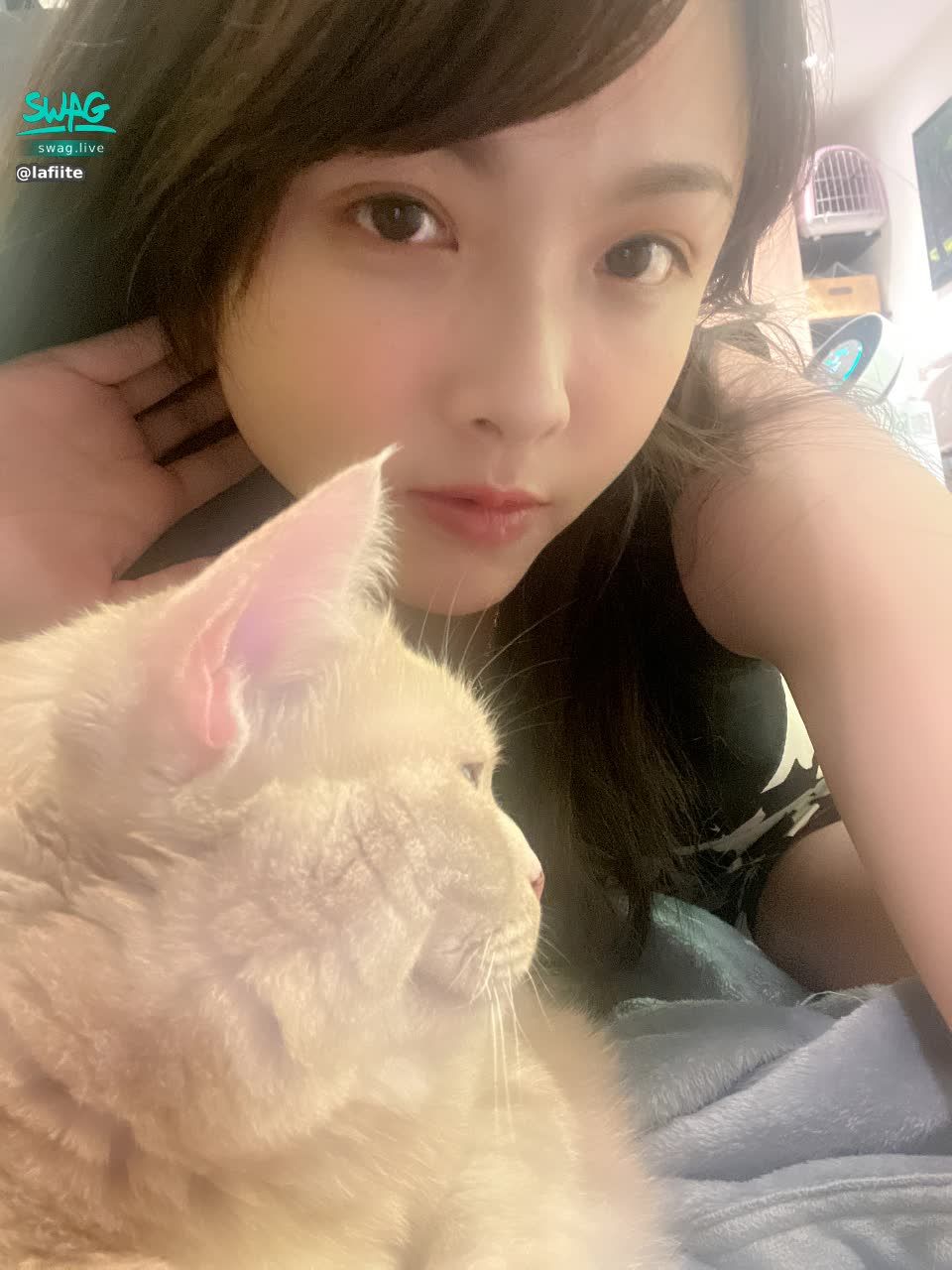lafiite : 跟Milky一起臭美臭美❤️