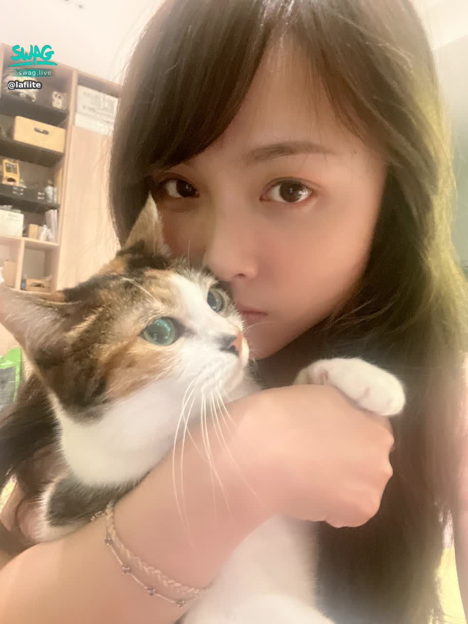 lafiite : 綠色的漂亮眼睛
妃妃也想要擁有💕