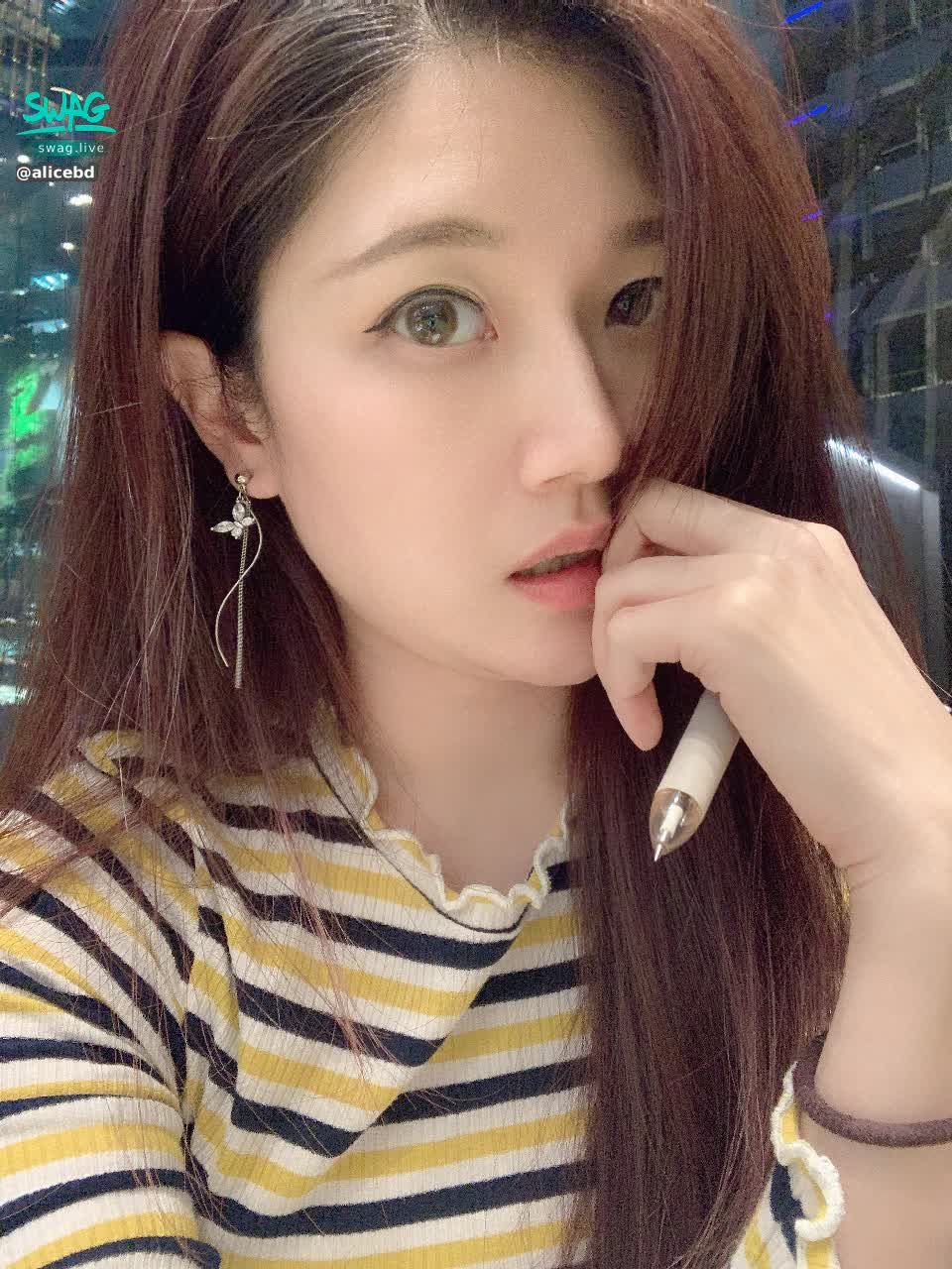 alicebd : 還是要把我吃掉😳


#swag最正 #Alice #alicebd#愛麗絲絲 #愛麗絲帶你夢遊去 #性感 #大奶🔥 #sexy #巨乳 #可愛 #誘惑 #生活 #騷 #奶 #sexygirl#雙魚#生日週#生日快樂#生日大餐#等你
 #SWAG白色騎人節 #騎人節 #SWAGTaiwan #SWAGLive #NSFWTaiwan