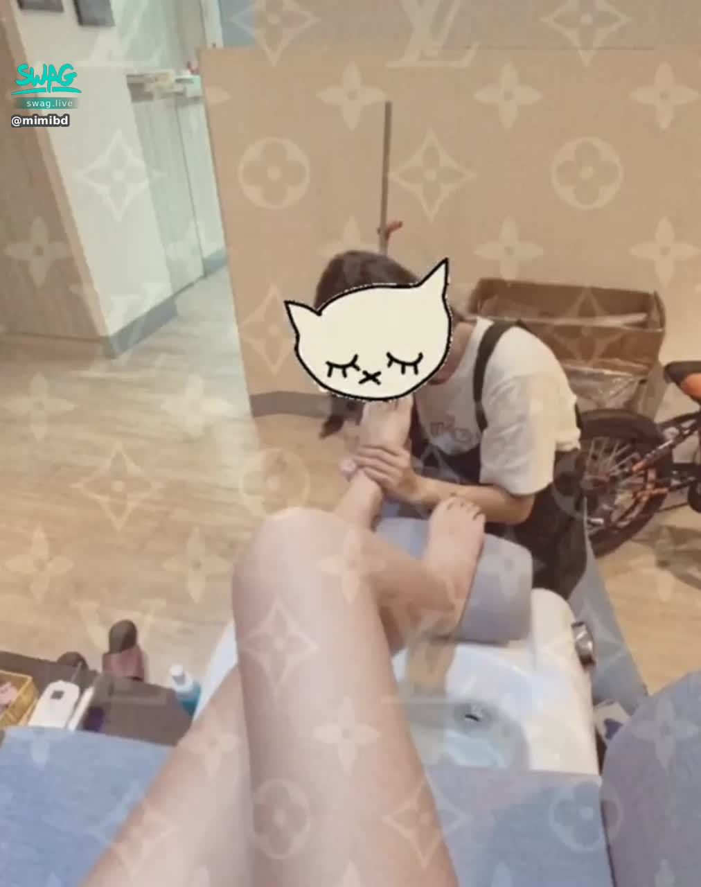 mimibd : 有人是腿控嗎？#生活 #美腿 #白嫩 #新人