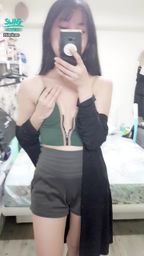 janicee : 解開拉鍊,呼之欲出的深V💙
揉胸😈
#深V #低胸 #細肩帶 #乳溝 #性感 #長髮 #黑髮 #鎖骨 #短褲 #美腿 #拉鍊 #肩膀 #高跟鞋
